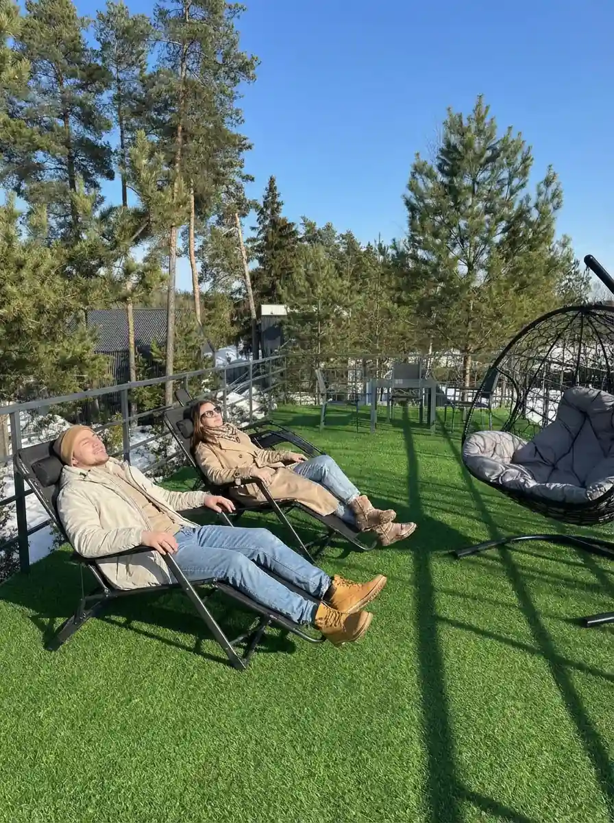 Позагорать на открытой веранде